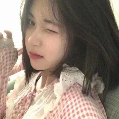 她与她的自画像